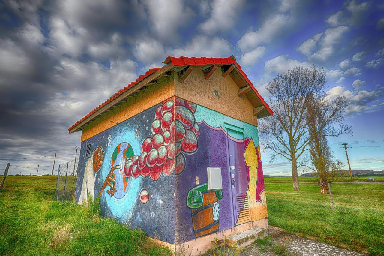 Condrieu Comme A La Maison Exteriör bild